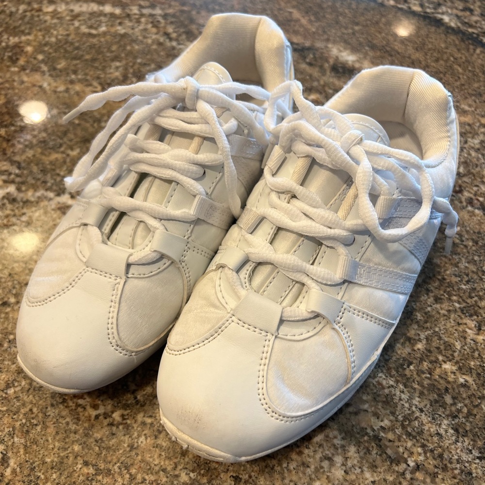 Chasse cheer shoes